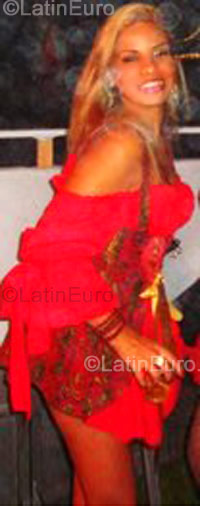 Date this nice looking Brazil girl Vivian from Sao Paulo BR4204