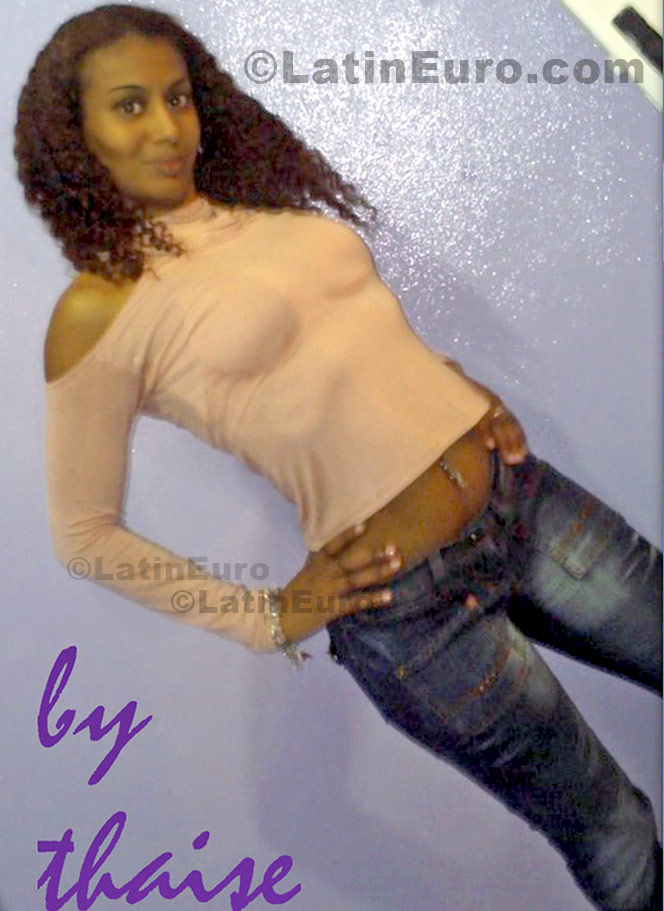 Date this good-looking Brazil girl Taise from Porto Alegre B486