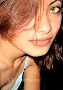 Date this happy Peru girl Miriam from Lima N-1000