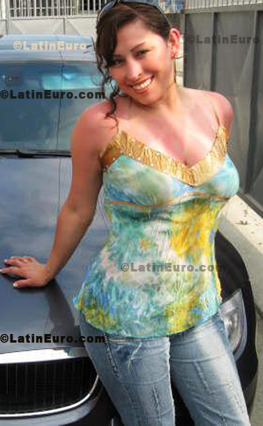Date this cute Any Country girl Araceli from Lima N-1001