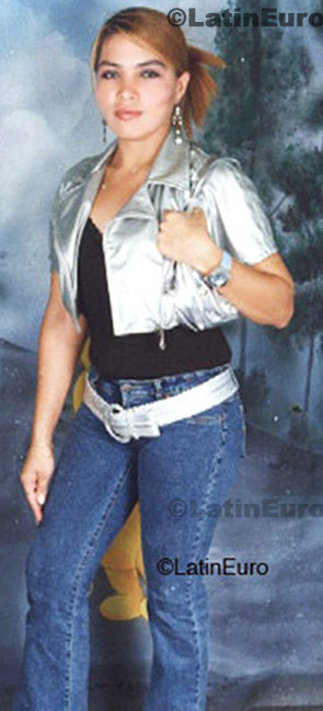 Date this athletic Any Country girl Merlin from Tegucigalpa N-1156