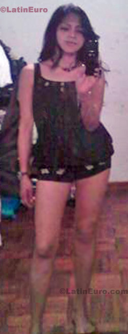 Date this nice looking Any Country girl Pily from Lima N-1241