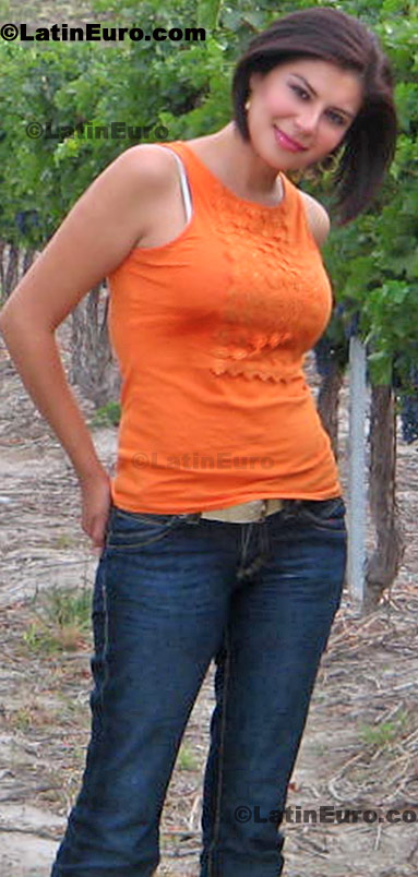 Date this lovely Any Country girl Karina from Saltillo N-1359