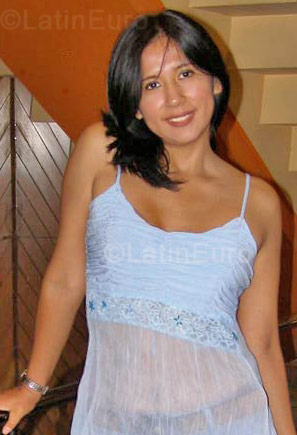 Date this charming Peru girl Patricia from Ayacucho N-384
