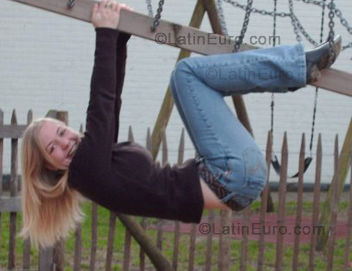 Date this beautiful Belgium girl Jill from  N-400