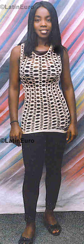 Date this hard body Any Country girl Fabiloa from  N-623