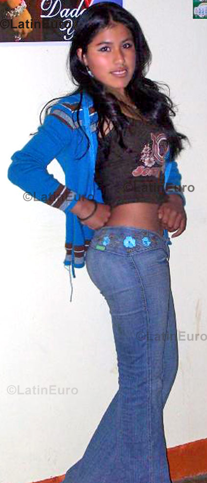 Date this good-looking Peru girl Judit from Cusco N-703