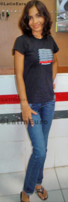 Date this cute Any Country girl Roci from Lima N-978