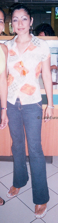 Date this gorgeous Honduras girl Lizeth from Choloma N1462