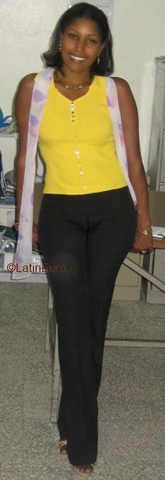 Date this passionate Dominican Republic girl Santa from Barahona N1543