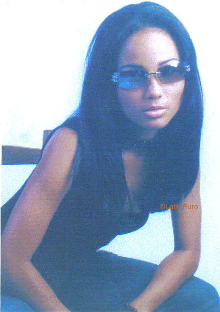 Date this good-looking Any Country girl Dinny from  N2374