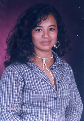 Date this tall Honduras girl Alba from  N2433