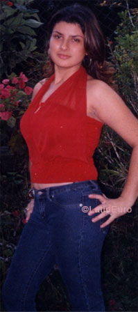 Date this nice looking Honduras girl Junny from Yoro N2800