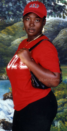 Date this voluptuous Jamaica girl Kemeisha from  N2884