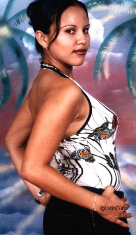 Date this delightful Honduras girl Ehidy from Morazan N3299