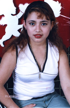 Date this hot Honduras girl Rosa from  N3465