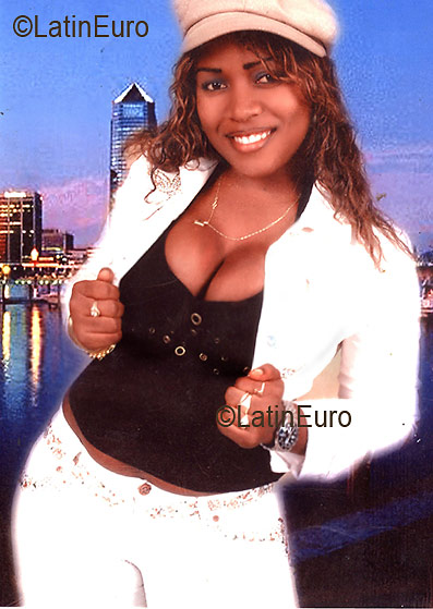 Date this lovely Mexico girl Yermis from San Pedro de Macoris N551