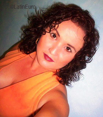 Date this gorgeous Mexico girl Goretty from Leon N569