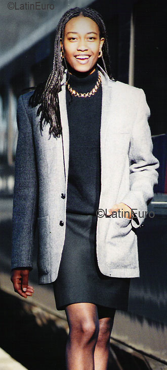 Date this voluptuous Any Country girl Luhanne from  N729