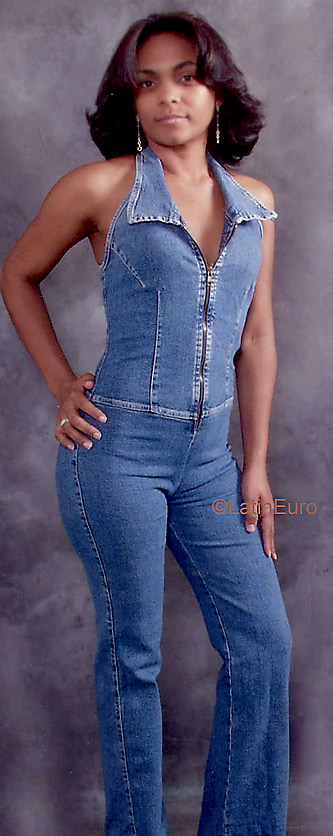 Date this hot Any Country girl Andrea from  N982