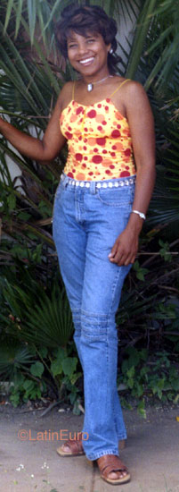 Date this happy Any Country girl Belkys from  N3715