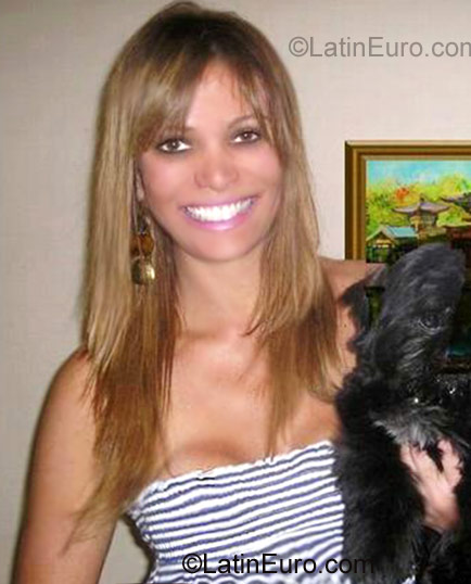 Date this cute Brazil girl Carla from Uberlandia BR7852