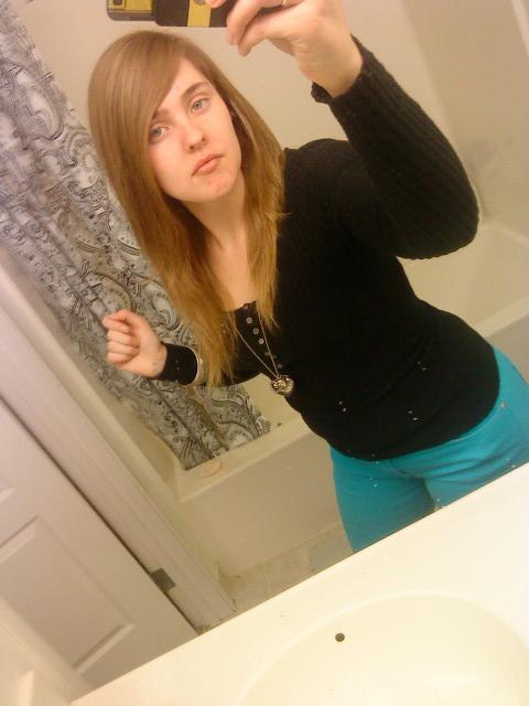 Date this stunning United States girl LMXFLAWSNALL from Riverside US2485