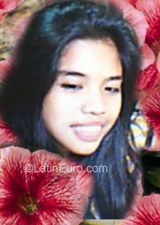 Date this attractive Philippines girl Maricel from Cebu City PH47