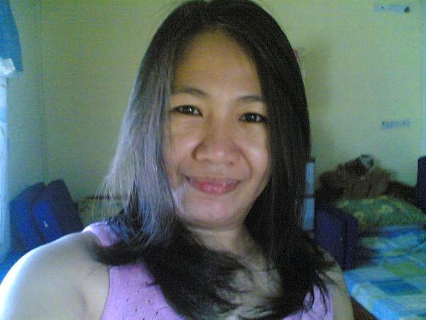 Date this voluptuous Philippines girl Ems from Caloocan City PH139