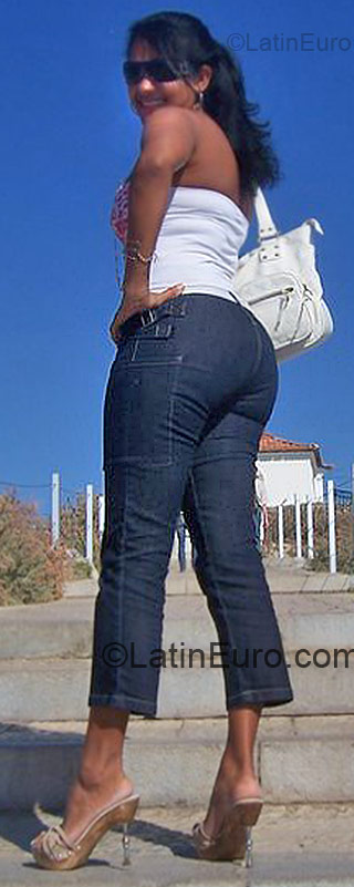 Date this delightful Portugal girl Laynnesvend from Porto PT22