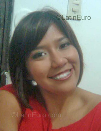 Date this happy Peru girl Yochinita from Lima PE187