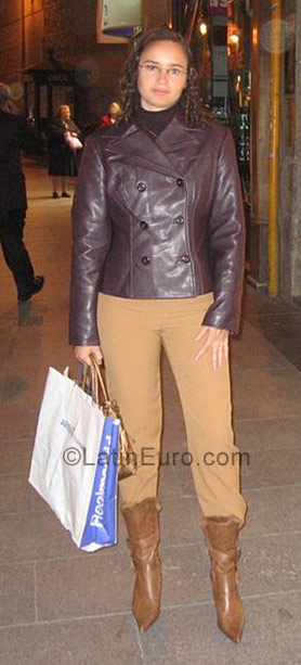 Date this hard body Brazil girl Daniele from Rio De Janeiro BR5191