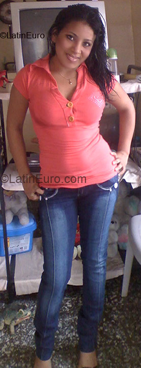 Date this charming Honduras girl Wendy from San Pedro Sula HN135