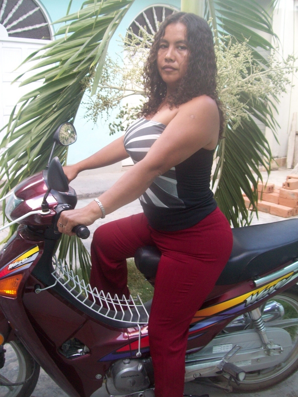 Date this sultry Peru girl Mary from Juanjui PE263