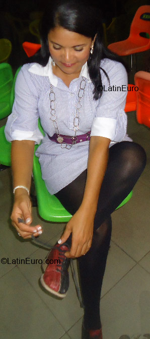 Date this beautiful Brazil girl Regina Lucia from Goiania BR5474