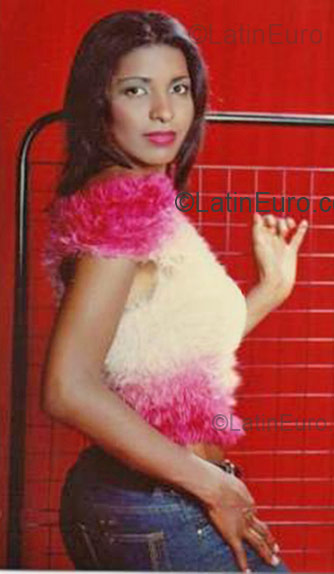 Date this cute Brazil girl BRUNA from Belo Horizonte BR5956