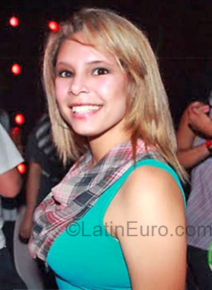 Date this hot Brazil girl Vania from Foz do Iguacu BR3057