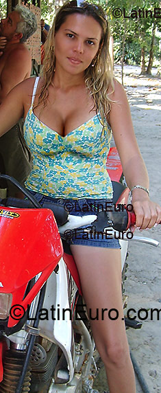 Date this voluptuous Brazil girl Lucilane from Breu Branco BR3087