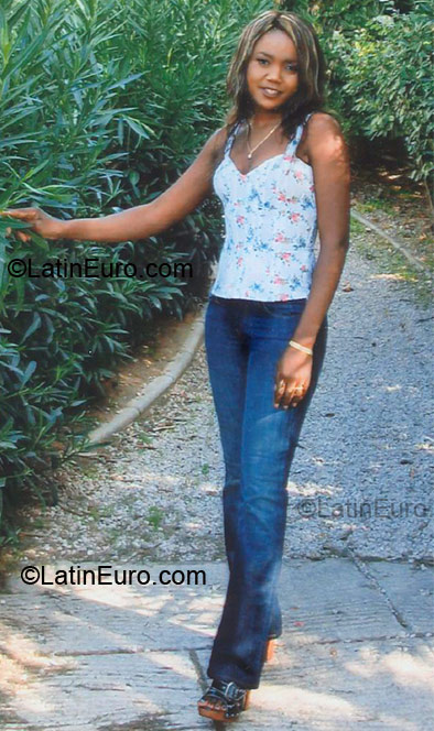 Date this sensual France girl Zergan from Montpellier FR159