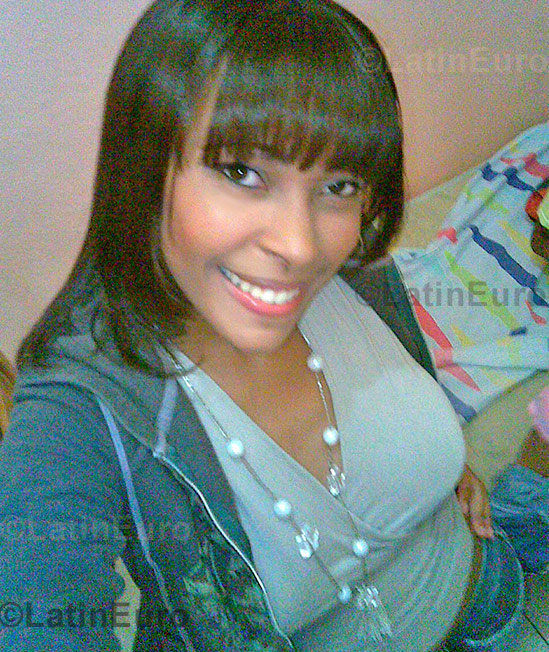 Date this passionate Brazil girl Thai from Nova Iguacu BR4093