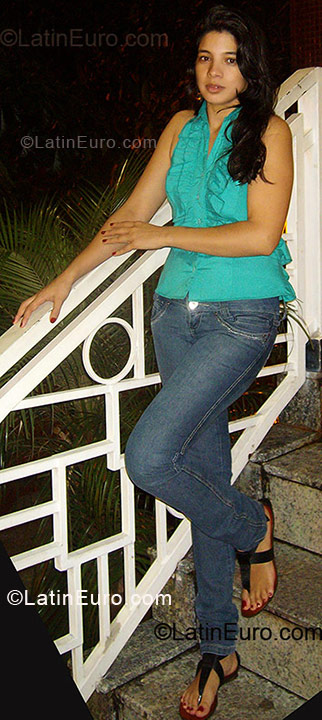 Date this attractive Brazil girl Maria Marta from Cambe BR6201