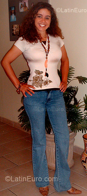 Date this good-looking Brazil girl Claudia from Campo Grande BR3456