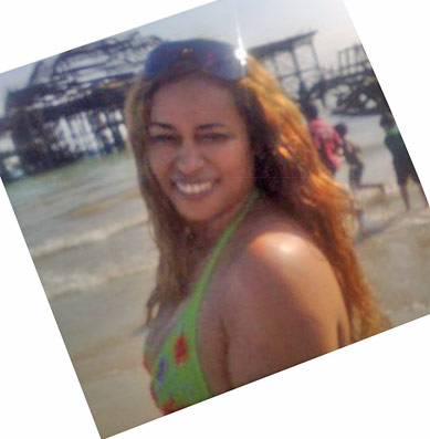 Date this voluptuous United Kingdom girl Yara from bermondsey GB397