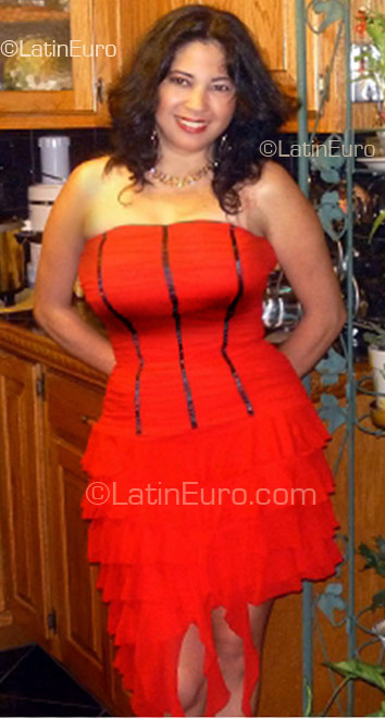 Date this attractive Peru girl Katiuska from Bagua PE320