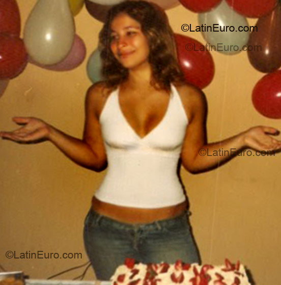 Date this hard body Brazil girl Talita from Sao Jose Do Rio Preto BR3551