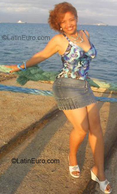 Date this gorgeous Dominican Republic girl Yosana from Barahona DO5355