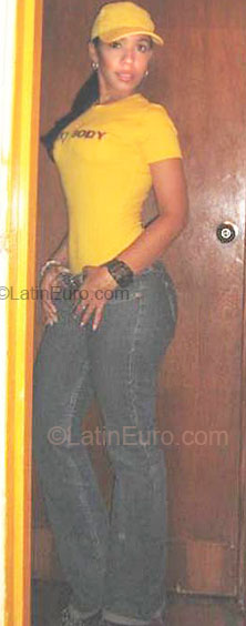 Date this sultry Venezuela girl Yulimar from Calabozo VE41