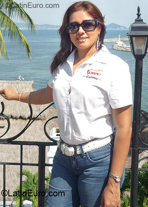 Date this tall Mexico girl Bertha from Manzanillo MX256