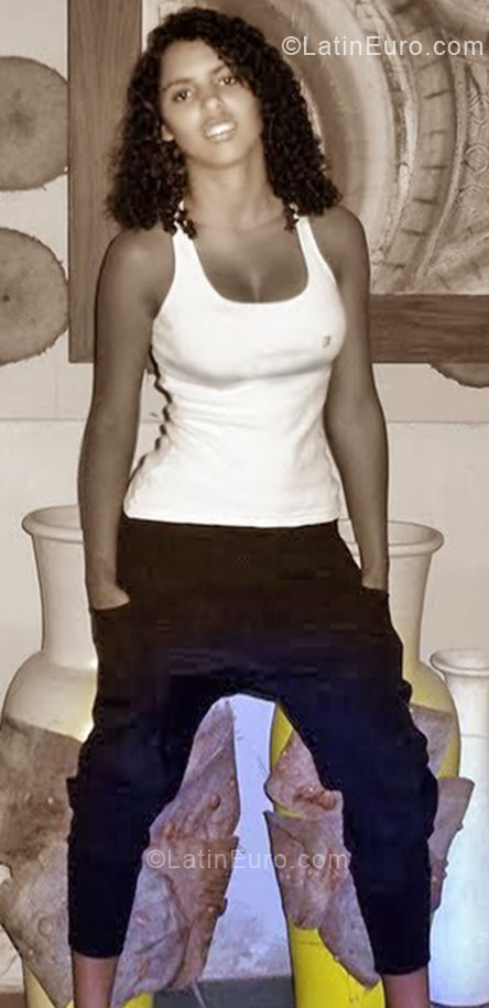 Date this cute Brazil girl Joice from Maceio BR6045