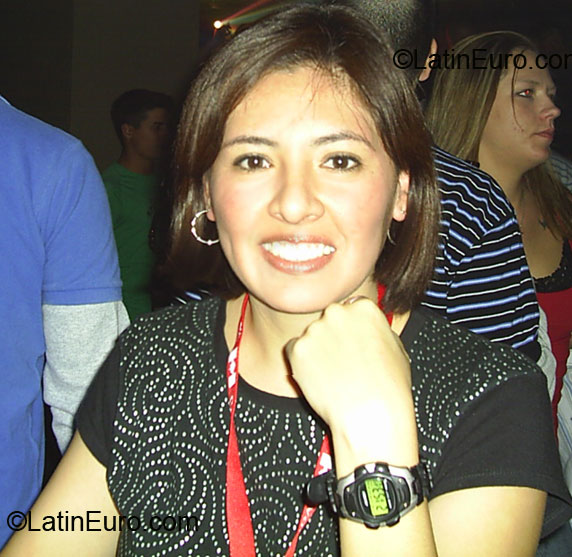 Date this funny Mexico girl Adriana from Puebla MX257
